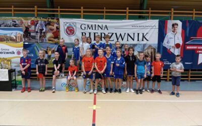 WIELKI  SUKCES NASZYCH UCZNIÓW W MISTRZOSTWACH WOJEWÓDZTWA SKRZATEK I SKRZATÓW W BIERZWNIKU